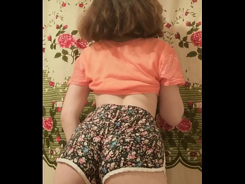 ❤️ Sexy jonge babe dy't har koarte broek op 'e kamera útstrielet ️❌ Harde porno op fy.porno24-7.ru ️❤